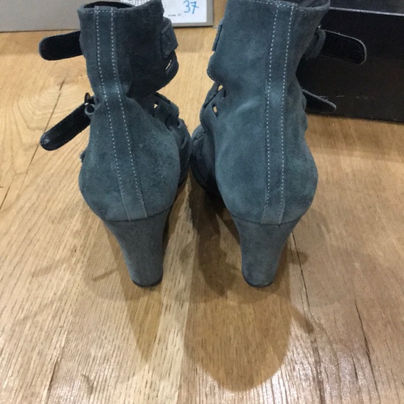 Gray Suede Gladiator Style Wedges - Picture 3 of 12
